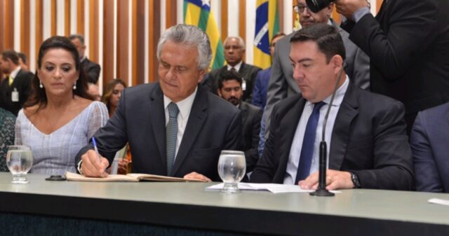 Ronaldo Caiado é empossado como governador de Goiás