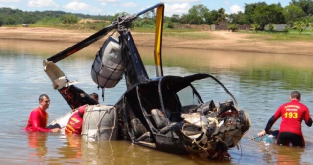Bombeiros de Caldas Novas resgatam Helicóptero que caiu no Lago Corumbá