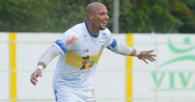 Mais uma contratação do Crac, o atacante Léo Guerreiro é o mais novo contratado
