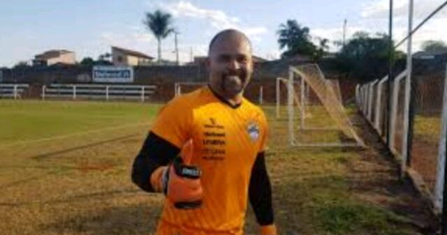 Goleiro Márcio desfalca o Goiânia no jogo contra o Crac
