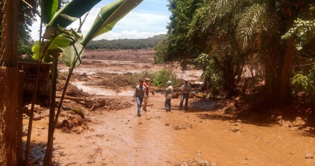 Barragem de rejeitos de minério da Vale se rompe em Brumadinho/MG