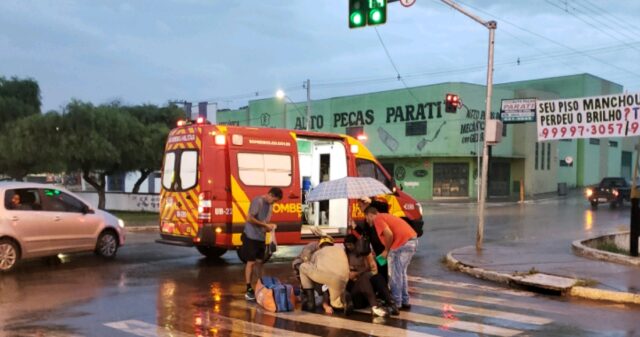 Acidente envolvendo carro e bicicleta deixa ciclista ferida em Catalão