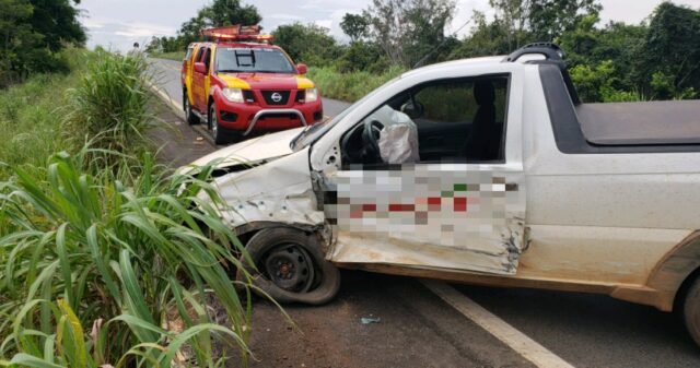 Dois veículos se envolvem em acidente na GO -330 entre Catalão e Ipameri