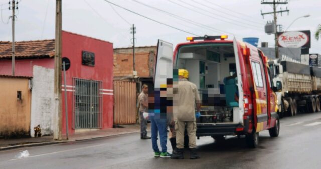 Duas pessoas ficam feridas após durante queda moto, em Catalão