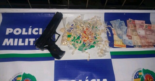 Polícia Militar fecha duas bocas de fumo em Ouvidor