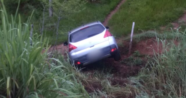 Motorista fica ferido em saída de pista registrada na GO-305, município de Goiandira