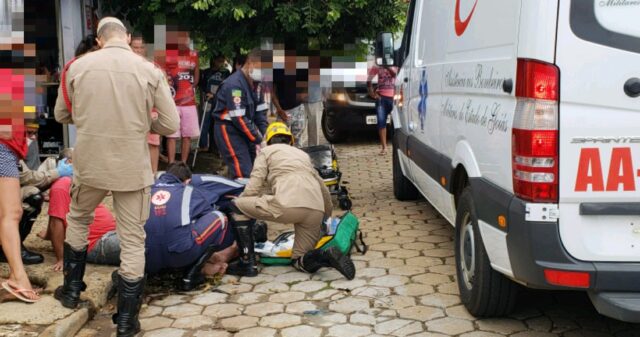 Motociclista sofre fratura exposta após acidente de trânsito no bairro das Américas