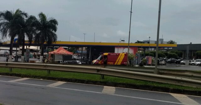 Corpo de Bombeiros mantêm equipe de resgate no Trevo do posto Jk no Feriadão de Carnaval