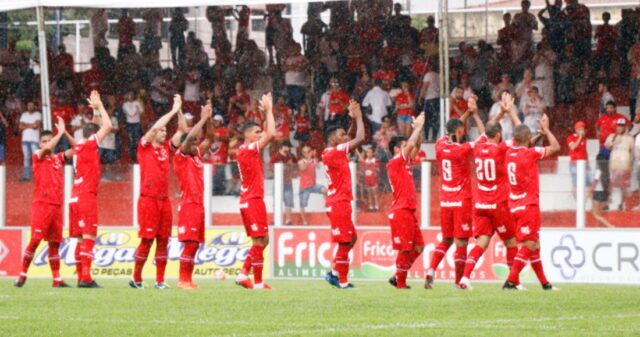No Olímpico, Vila Nova e Crac abrem quartas de final