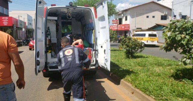 Acidente entre carro e moto deixa homem ferido no bairro Castelo Branco em Catalão