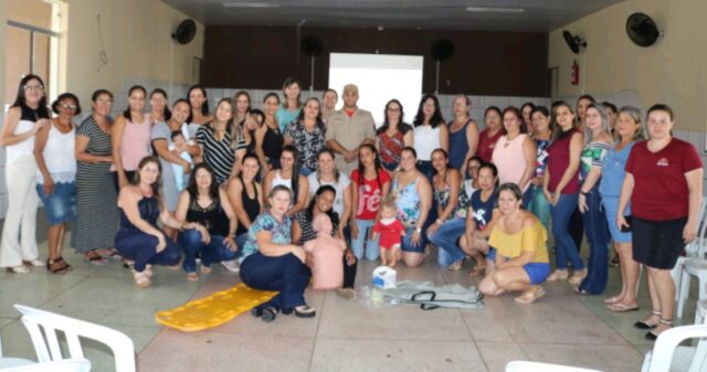 Secretaria de Educação de Ouvidor realiza curso de Primeiros Socorros servidores da educação