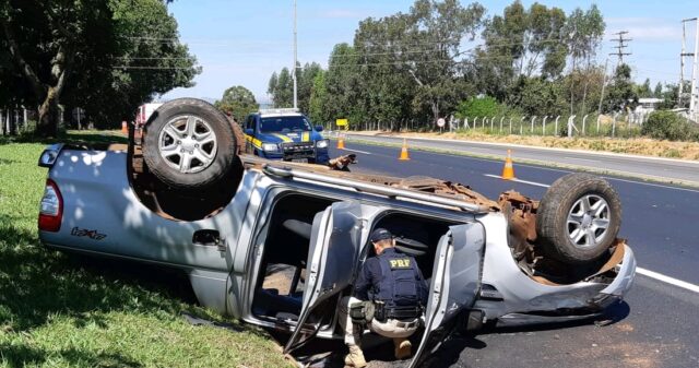 Motorista fica ferido ao capotar veículo na BR 050 no Distrito de Pires Belo