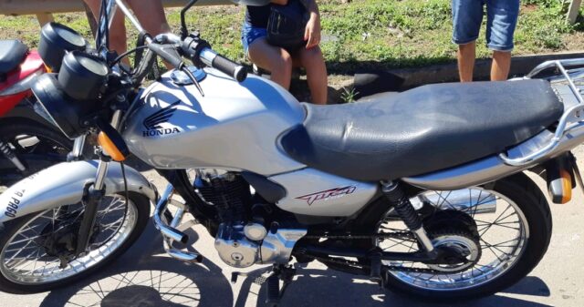 Polícia Rodoviária Federal apreende moto alduterada
