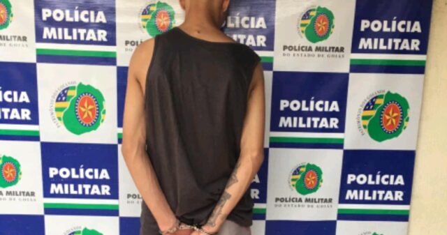Em Pires do Rio, drogas, armas e munições são apreendidas e suspeito preso