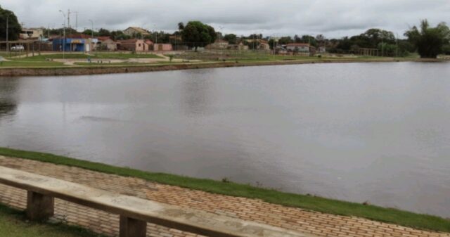 Jovem entra de madrugada em lago de Bela Vista de Goiás e desaparece