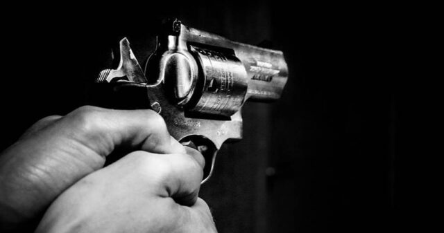 Bandido dá tiros e obriga funcionário a fechar bar em Monte Carmelo