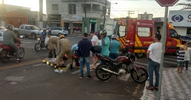 Mulher fica ferida em acidente de trânsito no centro em Catalão