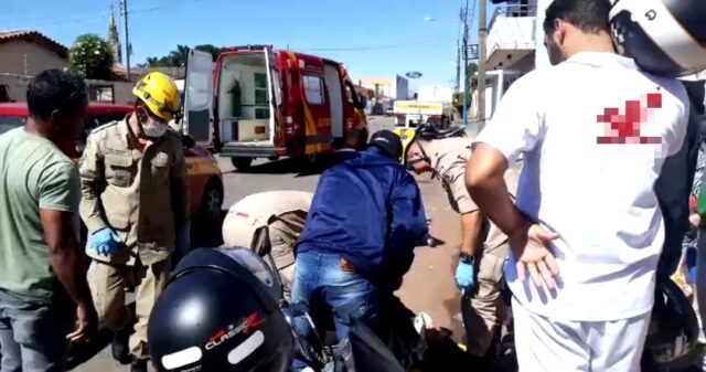 Mulher fica ferida em acidente de trânsito no Bairro Nossa Senhora de Fátima em Catalão