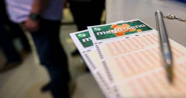 Ninguém acerta as seis dezenas da Mega-Sena e prêmio vai a R$ 275 mi