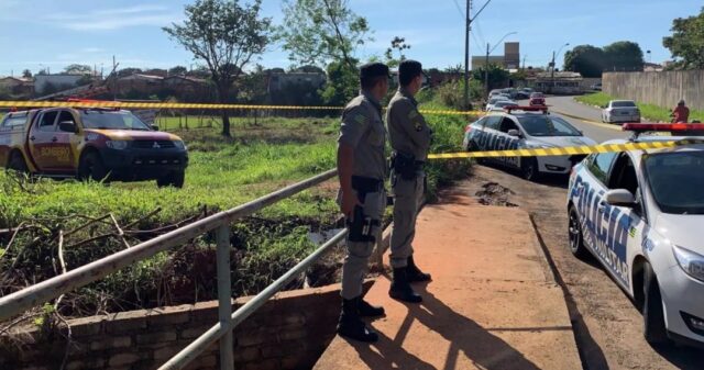 Corpo de bebê é encontrado abandonado dentro de saco de lixo, em Goiânia