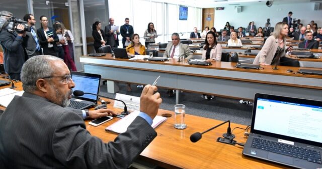 Comissão do Senado aprova projeto que obriga presos a pagarem por suas despesas