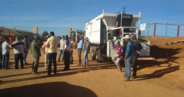 Prefeitura de Cumari da início no recapeamento asfáltico do município