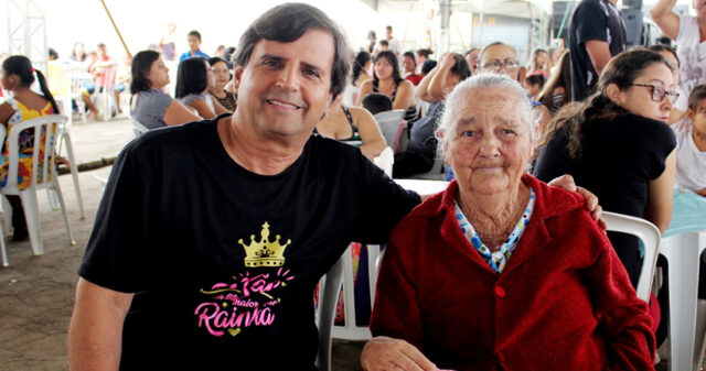 Prefeitura de Ouvidor realiza café da manhã em homenagem ao Dia das Mães