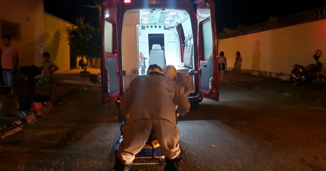 Acidente entre carro e moto no Bairro dos Lucas deixa motociclista ferido