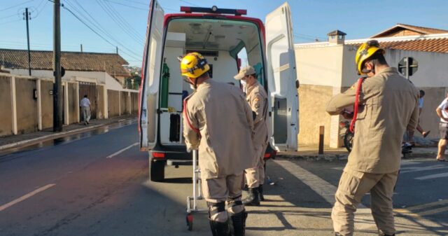 Acidente entre carro e moto deixa um mototaxista ferido em Catalão