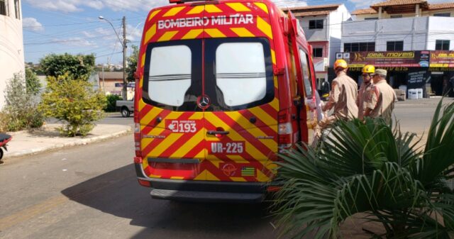 Colisão entre carro e moto deixa jovem ferida no Bairro Santa Cruz