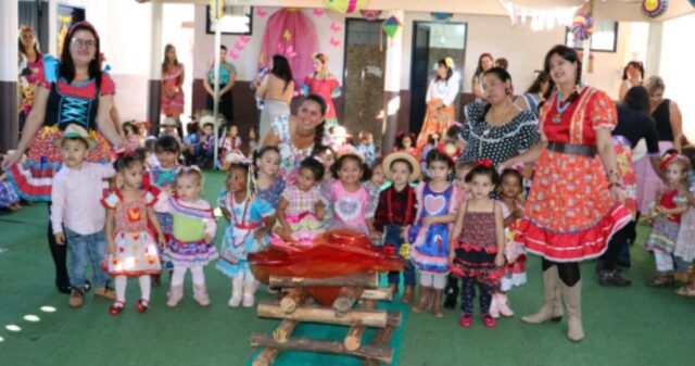 E vamos celebrar é Arraial do CEMEI de Ouvidor