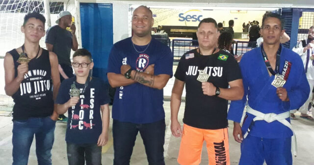 Ozeias Sousa, líder e fundador da equipe Round Jiu Jitsu, experiente em competições, começa a mostrar como seu trabalho vem dando certo