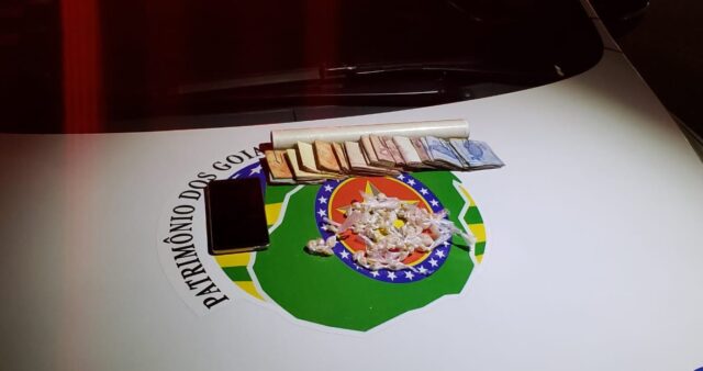 Polícia Militar prende suspeito por tráfico de drogas durante operação na cidade de Três Ranchos
