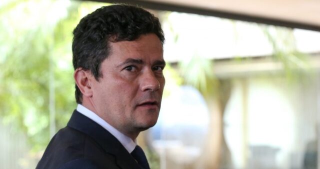 Mensagens mostram colaboração entre Moro e Deltan na Lava Jato, diz site