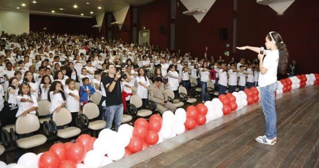 Mais de 650 alunos da Rede Municipal participam da formatura do PROERD em Catalão