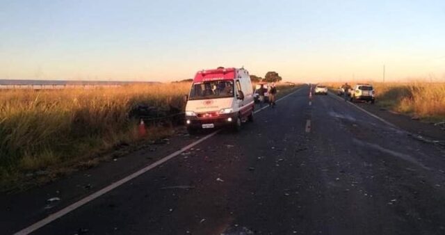 Quatro jovens de Araguari morrem em acidente na rodovia MGC-452