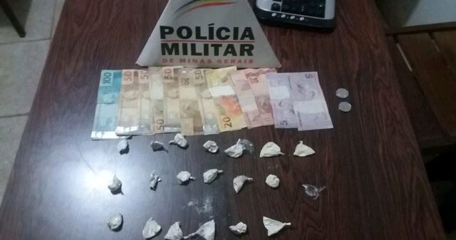 PM apreende papelotes de cocaína em Coromandel