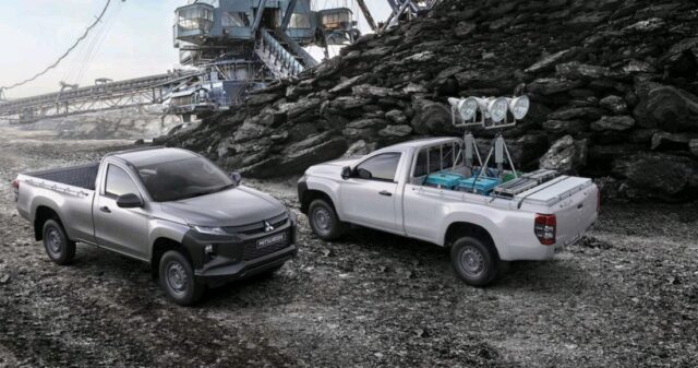 L200 Triton ao lado da Frontier na Argentina