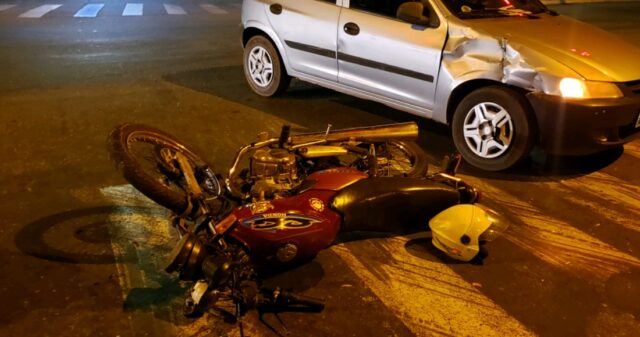 Mototaxista de 31 anos fica ferido em acidente no Bairro Santa Helena