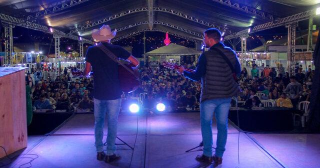 Expo Canta leva três mil pessoas na primeira noite de Expo Catalão
