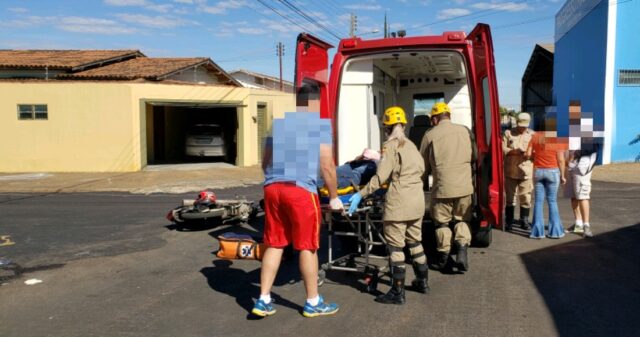 Colisão entre camionete e moto deixa mais uma pessoa ferida em Catalão