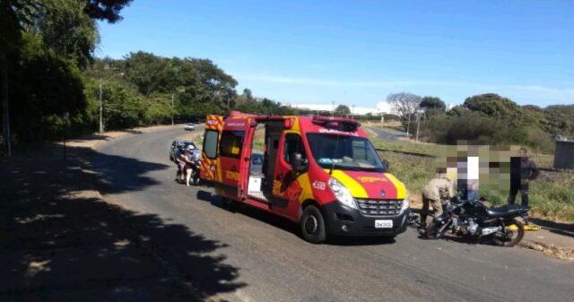 Motociclista fica ferido em queda de moto no Bairro Vereda dos Buritis, em Catalão