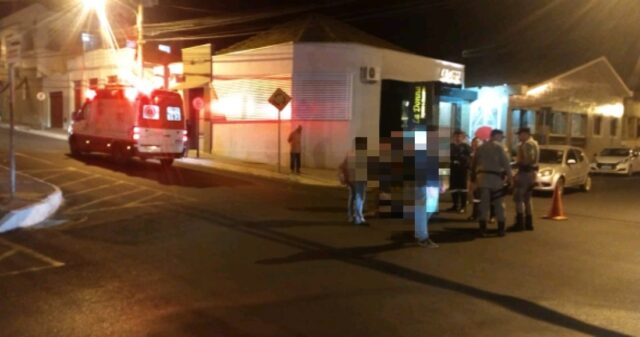 Motociclista fica ferido em acidente de trânsito no Centro de Catalão