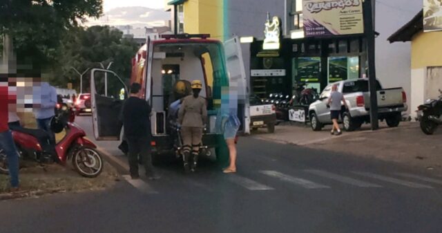 Acidente com moto deixa mulher ferida no Bairro Santa Cruz