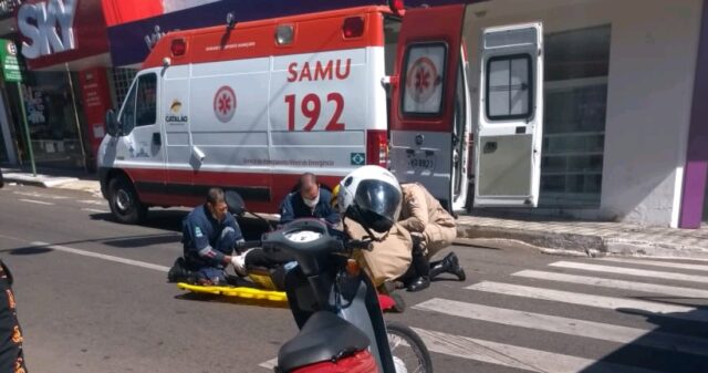 Motociclista fica ferido em acidente de trânsito no centro de Catalão