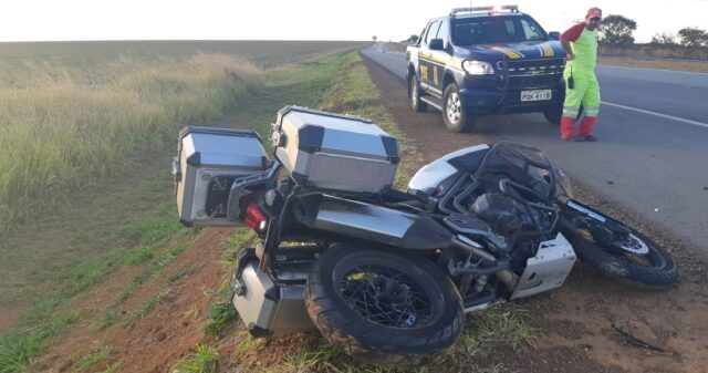 Motociclista sofre queda e fica ferido na BR 050 em Campo Alegre de Goiás