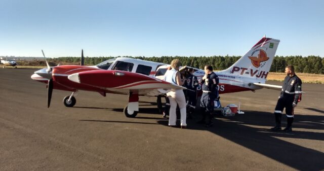 Paciente de Jataí é transferida para hospital de Catalão pela aeronave do Corpo de Bombeiros