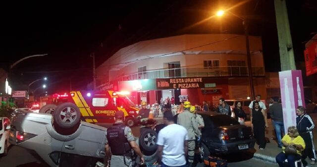 Equipes dos Bombeiros atendem vítima de capotamentos em Caldas Novas