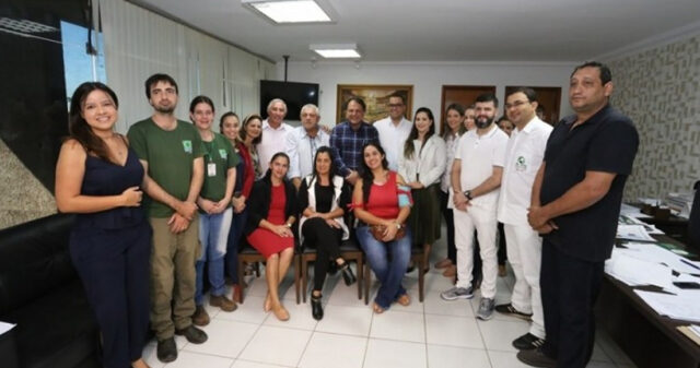 Após criação do Conselho Municipal de Proteção e Defesa dos Animais, Prefeito dá posse aos membros