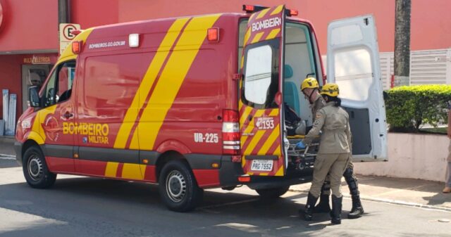 Acidente com moto deixa motociclista ferido no Centro de Catalão